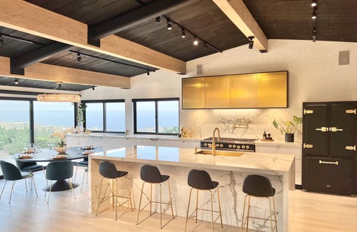 Pacific Palisades House | 3 bedrooms 4 bath magical ocean view modern home w hot tub fireworks - Palisades