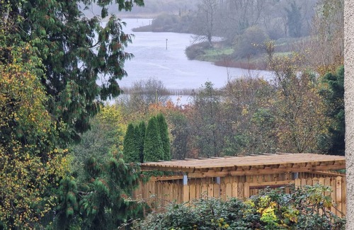 Cortober House | 3 Bedrooms - Sleep 7 - Garden - Private Parking