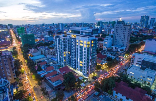 Chamkar Mon Apartment | 3 Bedrooms Suite - Residia at Silvertown