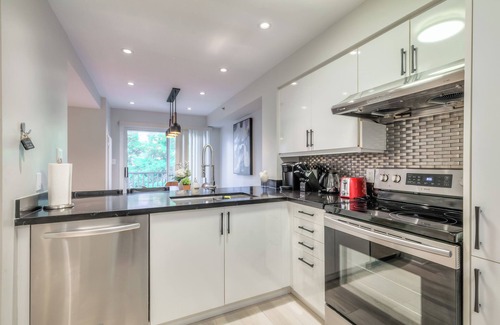 Richmond Hill House | 3-bedrooms townhome in Best Location of Richmond Hill