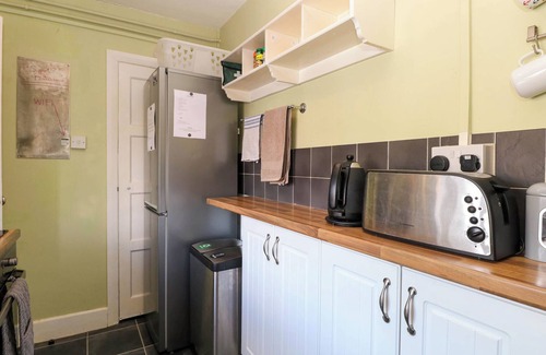Thorpe St Andrew Cottage | 3 BIRKBECK WAY, pet friendly, with a garden in Norwich
