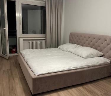 Golzheim Apartment | 3 BR City Apartment near Messe Düsseldorf