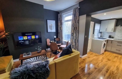 Manchester House | 3 BR Home Close to MCR City Centre