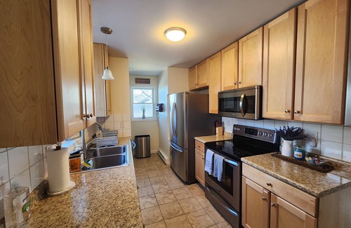 South Burlington House | 3 BR home near I-89, BTV, UVM & Malls