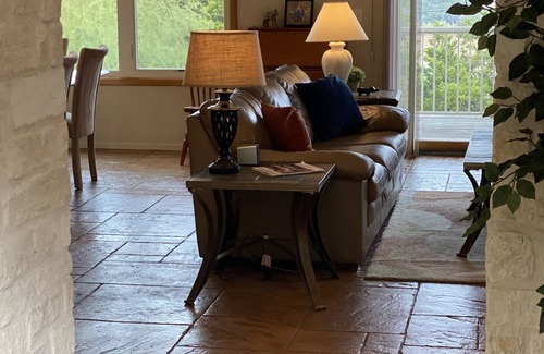 Briarcliff House | 3 BR, Lake views and minutes from marina!!!