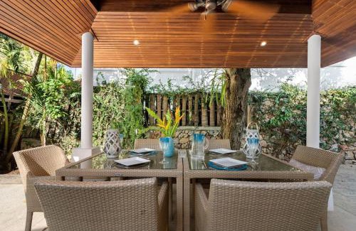 Hua Thanon Villa | 3 BR Villa Leelavadee, seconds to the beach