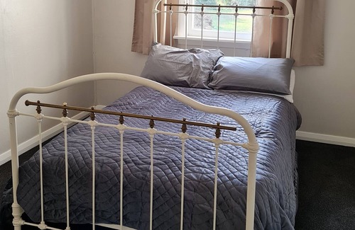 Lake Ferry House | 3 brm bach. Freshly renovated. Peaceful rural setting near The Pinnacles