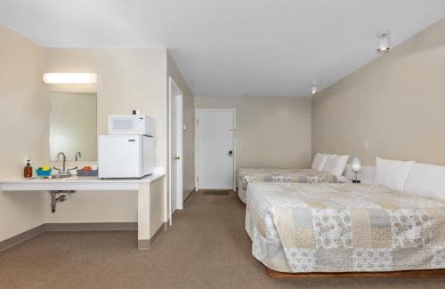 Lake City Hotel | 3 Comfort Combined Family Studios