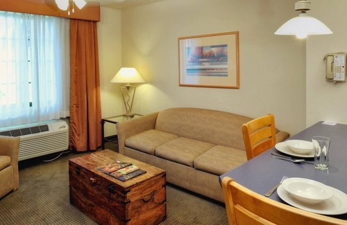 Palo Verde House | 3 Comfortable Units for Large Groups, Kitchen, Pool, Shop at Tucson Mall