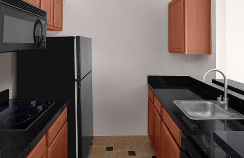 Snail Hotel | 3 Executive Suites | 1 Bed Each | Sunnyvale Location