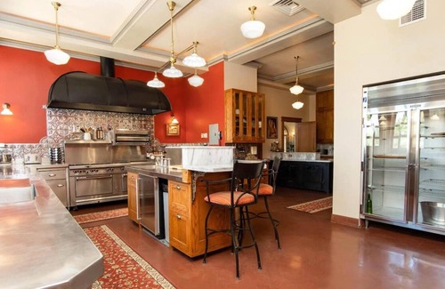 Jerome House | 3 Historic Houses | Sleeps 33 | Close to Sedona