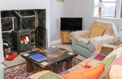 Hebden Bridge House | 3 HORSEHOLD, pet friendly, character holiday cottage in Hebden Bridge