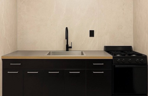 Pittsburgh Apartment | 3 KING Beds & Free parking Central Place