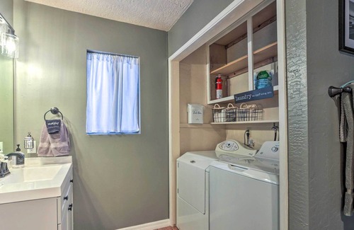 Arrowhead Villas Cabin | 3-Level Family Getaway w/ Pool Table & Game Room!