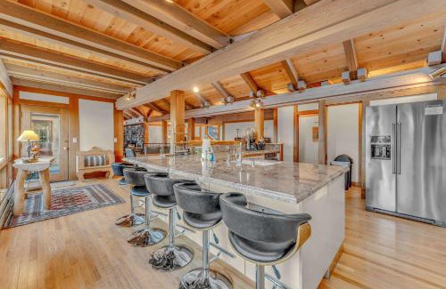 Lake Forest House | 3-Level Getaway Minutes from Lake Tahoe
