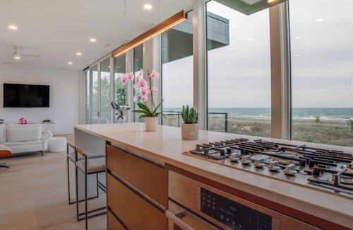 Miller Beach House | 3 levels Modern House with amazing view to the lake from balconies