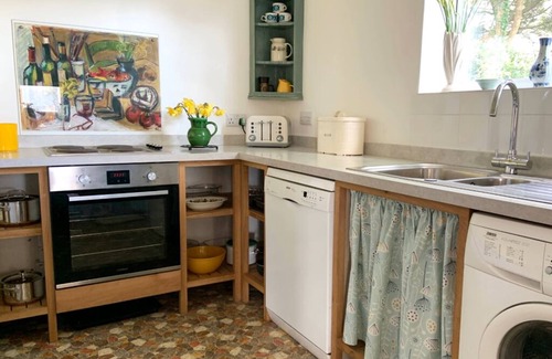 Thurlestone Apartment | 3 Linkside House, Thurlestone in S. Devon, ground floor apartment beaches nearby