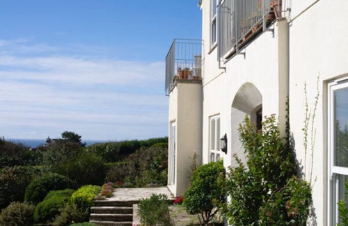 Thurlestone Apartment | 3 Linkside House, Thurlestone in S. Devon, ground floor apartment beaches nearby