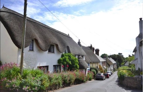 Thurlestone Apartment | 3 Linkside House, Thurlestone in S. Devon, ground floor apartment beaches nearby