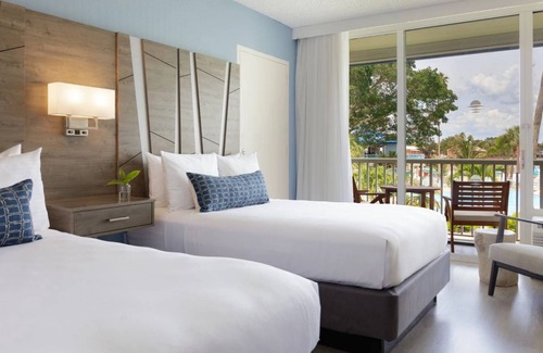 Pinellas Point Hotel | 3 Lux Units w/Captivating Views | Minutes from Downtown St. Petersburg