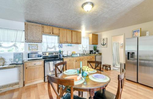 Bacliff Apartment | 3 Mi to Boardwalk Bacliff Apartment with Hot Tub