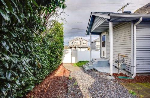 Eastside House | 3 Mi to Dtwn Tacoma Pet-Friendly Home