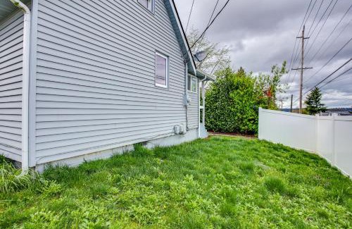 Eastside House | 3 Mi to Dtwn Tacoma Pet-Friendly Home