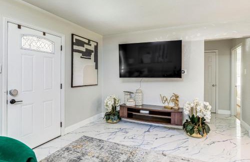 West Arlington House | 3 Mi to Lake Arlington Pet-Friendly Home!