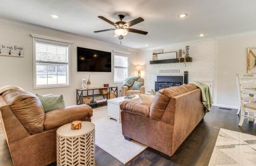 Mountain Home House | 3 Mi to Lake House with Fire Pit in Mountain Home!