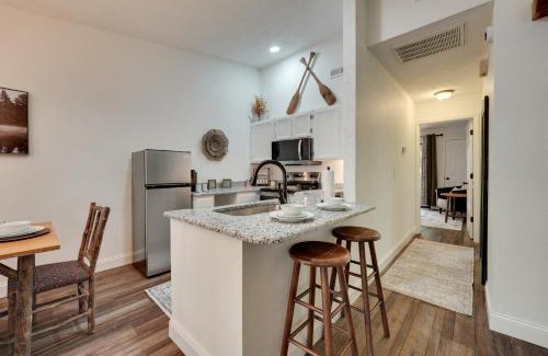 Kimberling City House | 3 Mi to Table Rock Lake Cozy Cabin in the Woods!