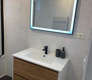 Les Epesses Apartment | 3 min du parc du PUYDUFOU Centre des Epesses logement 4 à 6 personnes, L Ecrin du Puy
