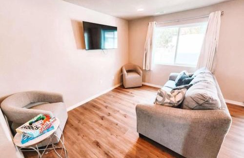 Southeast Colorado Springs House | 3 Min to Airport Gates Pet Friendly Townhouse