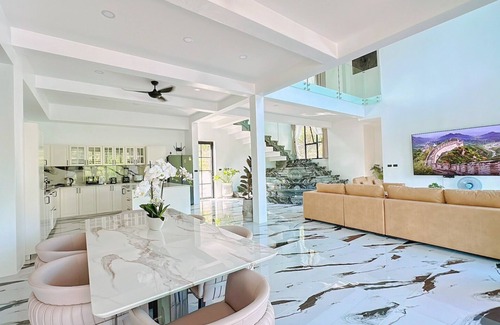 Ko Pha-ngan Villa | 3 min to the beach | The Luxury Oxygen Pool Villa