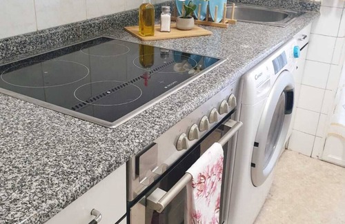 Logrono Historic Centre Condo | 3 minutes from the Laurel in a quiet area. Center & Quiet.