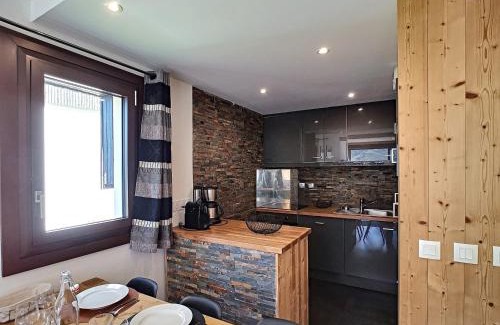Les Menuires Apartment | 3 pièces rénové 6 pers, ski aux pieds WiFi - FR-1-178-68