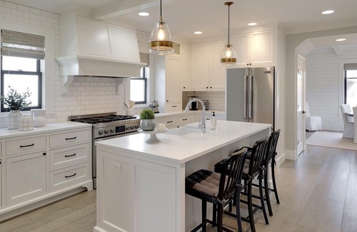 Carlton House | 3 Primary Suites Remodeled Downtown Carlton - Location&Luxury - Bocce&Fire Pit