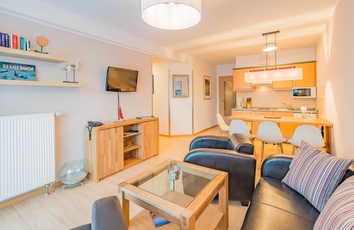 Ostseebad Kuhlungsborn Apartment | 3-room apartment - C15 - On West beach house Apartment Bellamare