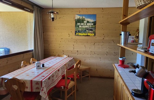 Montgenevre Apartment | 3-room apartment on slopes with garage, 2 bedrooms, equipped kitchen