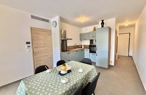 Pietrosella Apartment | 3-room apartment sleeps 4 PORTICCIO