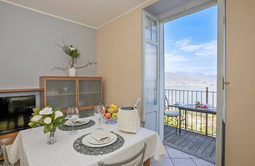 Carciano Apartment | 3-room apartment with small balcony in an Art Nouveau villa with communal pool