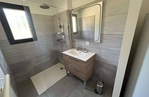 Saze House | 3-room house with pool and garden