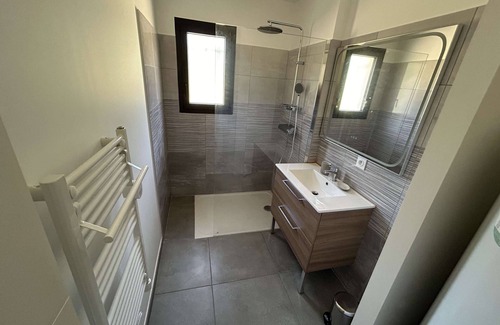 Saze House | 3-room house with pool and garden