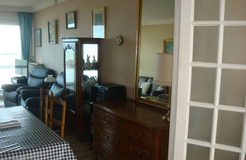 Courtoisville-Sillon-Moka Apartment | 3 Room seafront apartment of 84sq.m located opposite the main beach