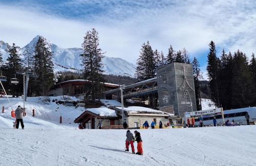 Arc-1800 Apartment | 3-rooms apartment in front of snow