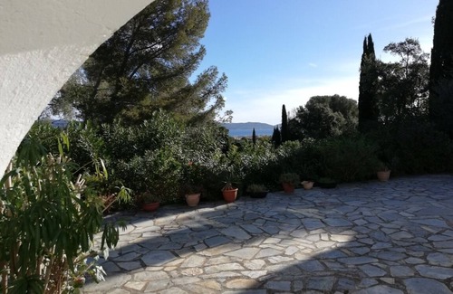 Cavalaire-sur-Mer House | 3 ROOMS APARTMENT WITH BEAUTIFUL SEA VIEW IN A QUIET AND GREEN PROPERTY