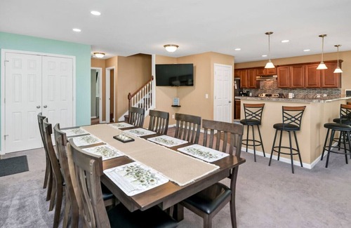 Leesville House | 3-Story at Saluda Shores | Sleeps 11