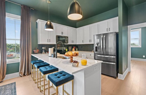 Haynes Area House | 3 Story w/Rooftop + Game Room