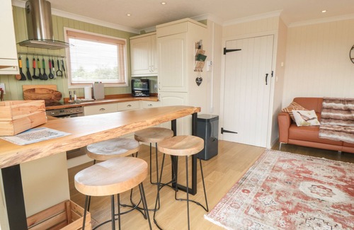 Nawton Cottage | 3 VALLEY VIEW LODGES, family friendly, with a garden in Helmsley