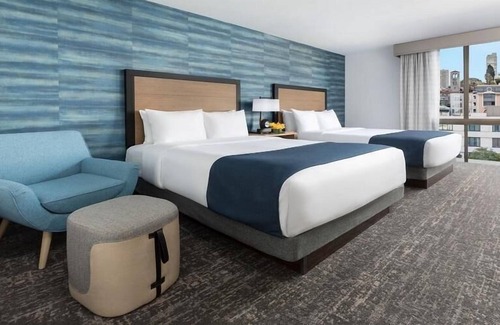Fisherman's Wharf House | 3 x City View Two Queens Room at Hotel Caza