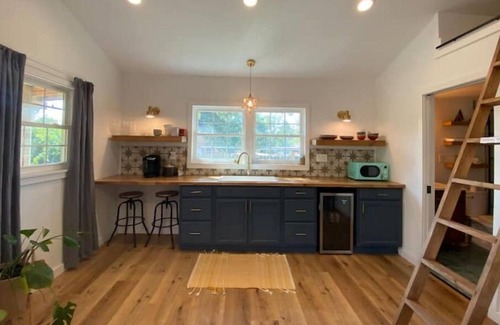 Charlotte Park Apartment | 30 Day Minimum Stay: Quiet Guest House 15 minutes from downtown